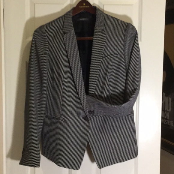 Blazer - Picture 2 of 4